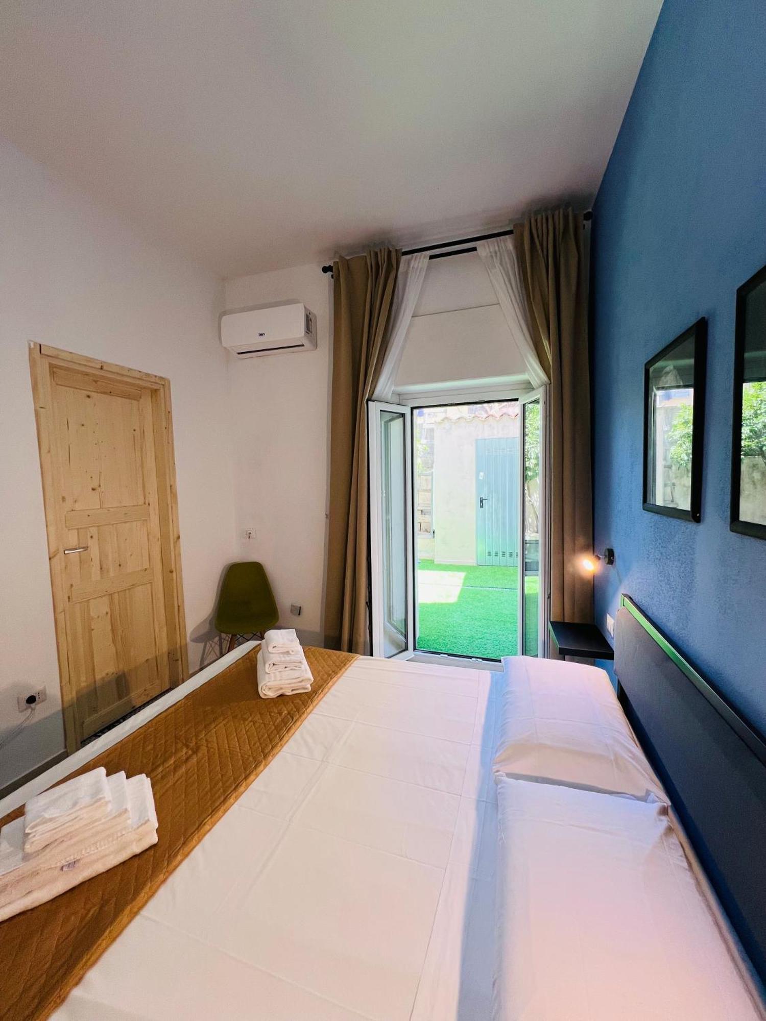 Les Chambres De Francoise Guest House Olbia Exterior foto